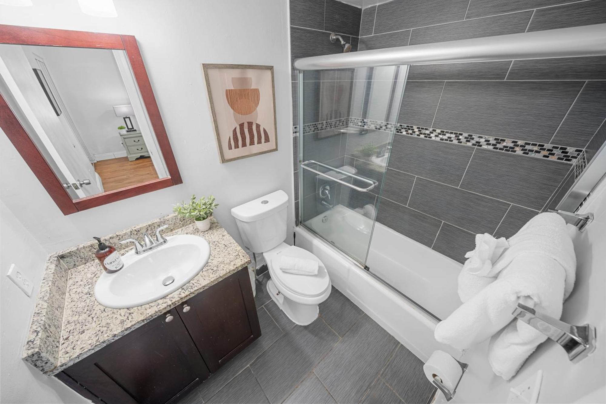 The Victor Apartments By Lowkl Fort Lauderdale Rum bild